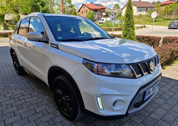 Suzuki Vitara cena 63900 przebieg: 158475, rok produkcji 2017 z Łazy małe 232